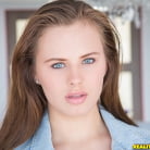 Anna Lynn in 'Sex symbol'