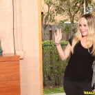 Isabella De Santos in 'Taste her rainbow'