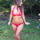 Skyler in 'Bikini busty'