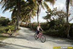 Victoria Gracen - Dildocycle | Picture (45)