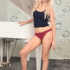 Ana Foxx in 'Slutty Roommate'