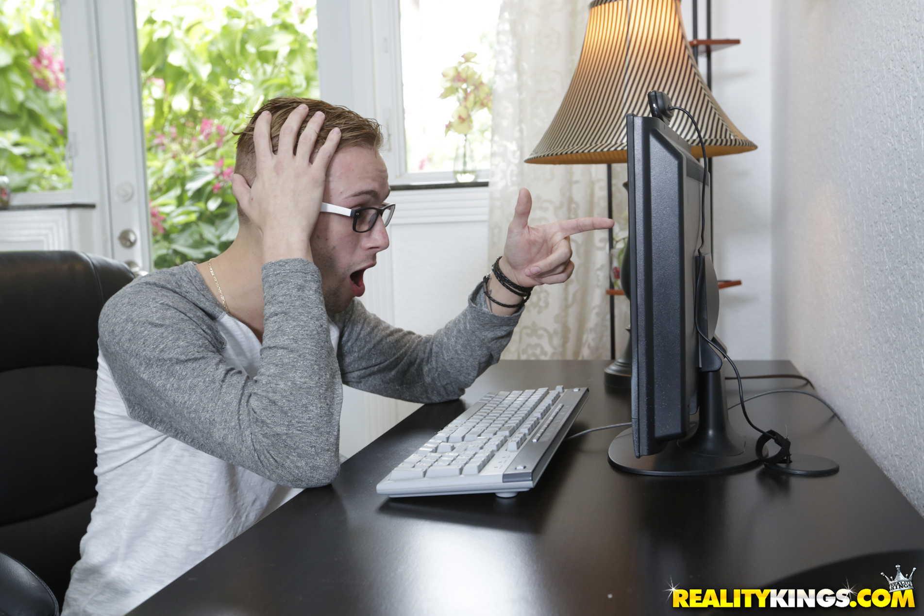 Webcamming Angel Gets Caught