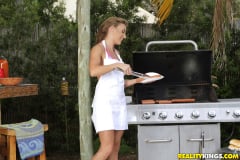 Kate Linn - Milf On The Grill | Picture (36)