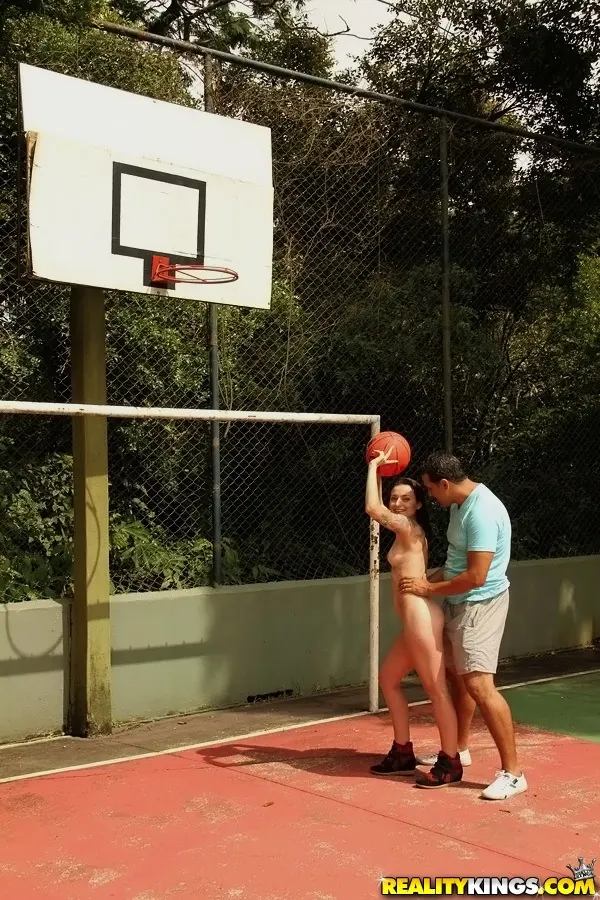 Livia Byasusky - Dunk in livia | Picture (132)