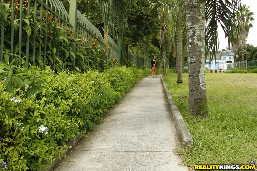 Nanda Rios - All ass out | Picture (1)