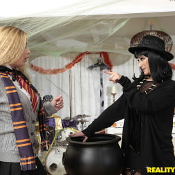 Milfs Magic Wand